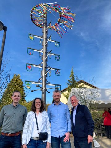 Lhoist-Kalkwerk Hönnetal sponsort Maibaum für Balve-Beckum